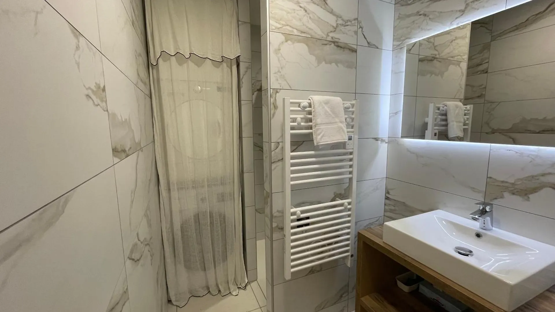 Appartement 8 Personnes Neuf Au Coeur Du Village Saint-Sorlin-dʼArves Apartamento
